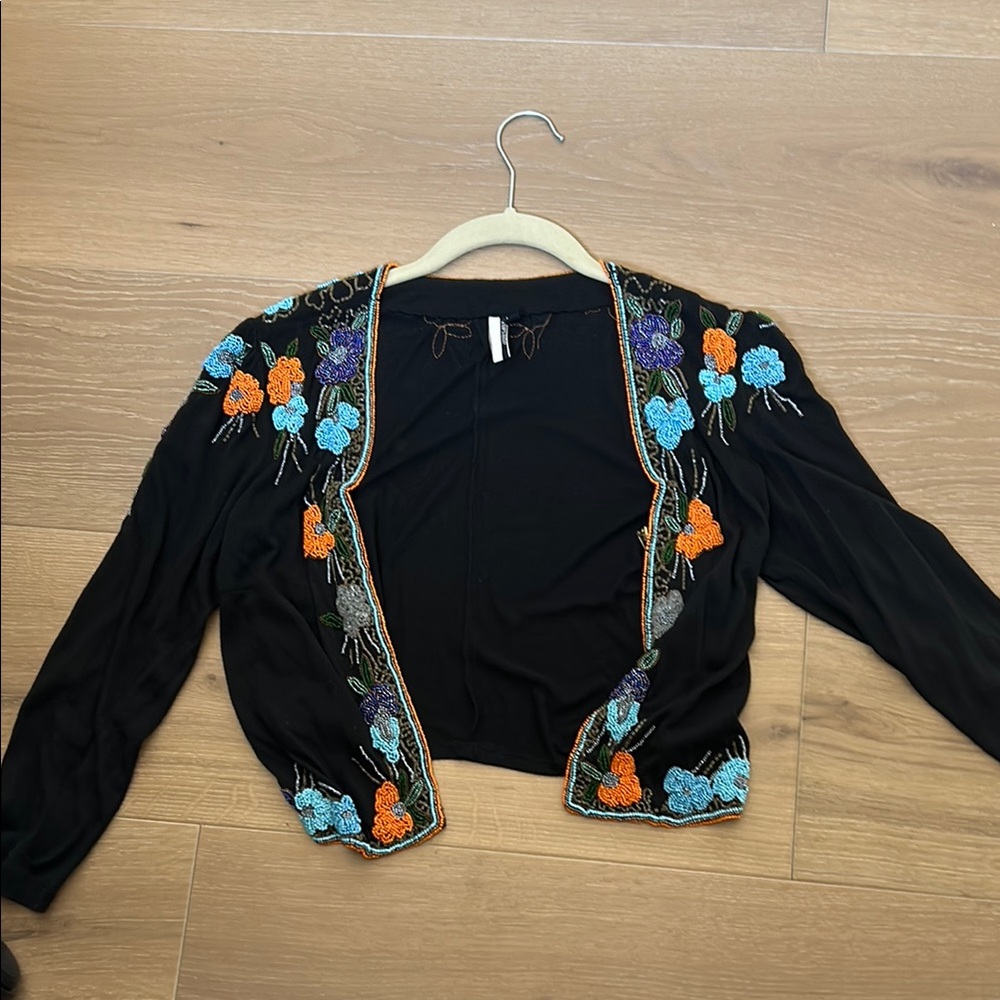 Beaded Black Open-Front Jacket floral design. Top shop, vintage, cropped look